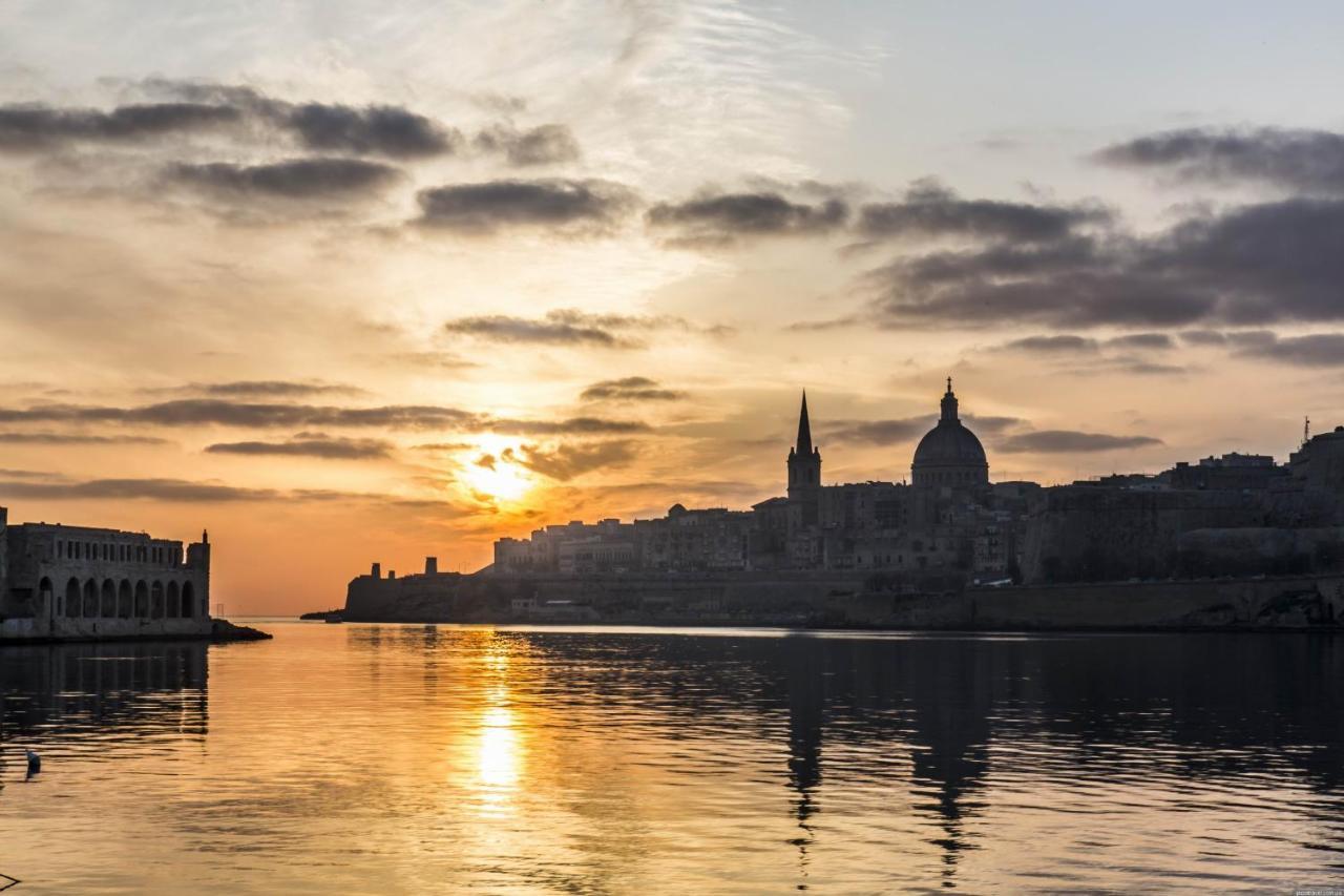 Modern Apartment In The Best Location, Perfect For Families Sliema Exteriér fotografie