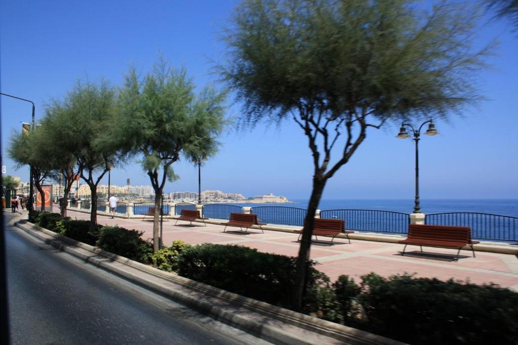 Modern Apartment In The Best Location, Perfect For Families Sliema Exteriér fotografie